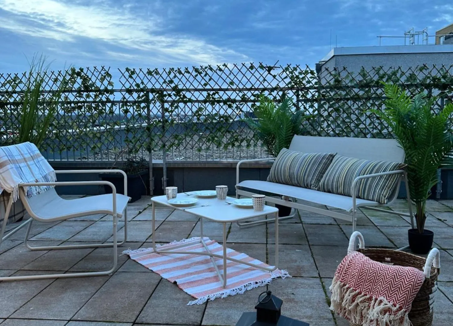 Maisonette Penthouse Laatzen - 5 Min To Messe Hannover 0*,  Duitsland